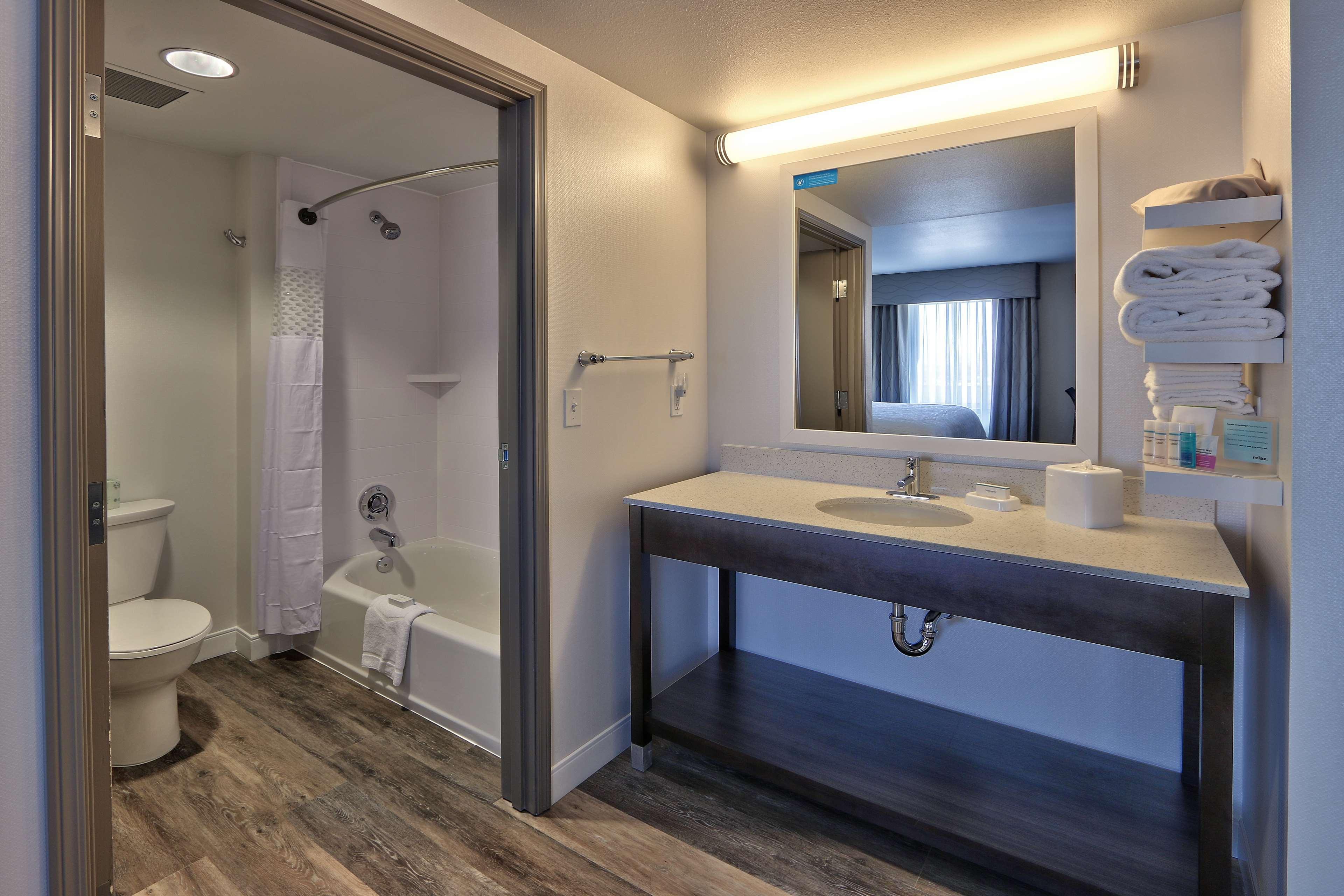 Hampton Inn & Suites Albuquerque Airport Экстерьер фото