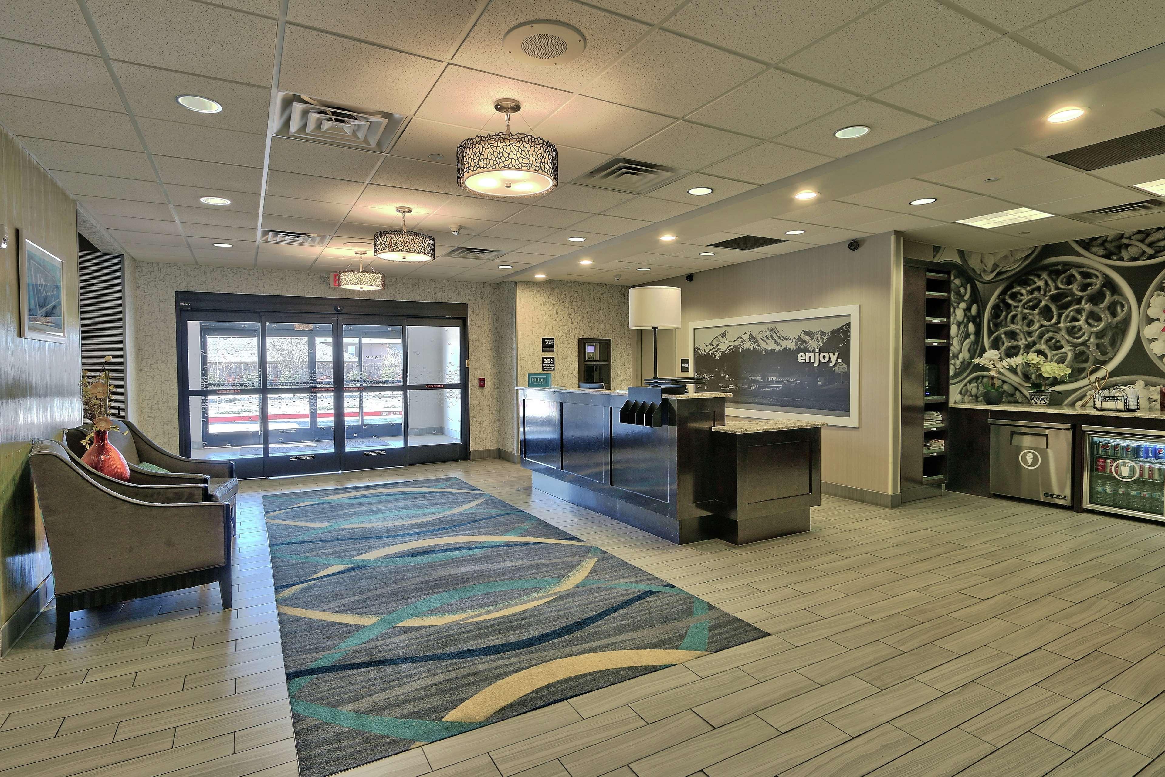 Hampton Inn & Suites Albuquerque Airport Экстерьер фото
