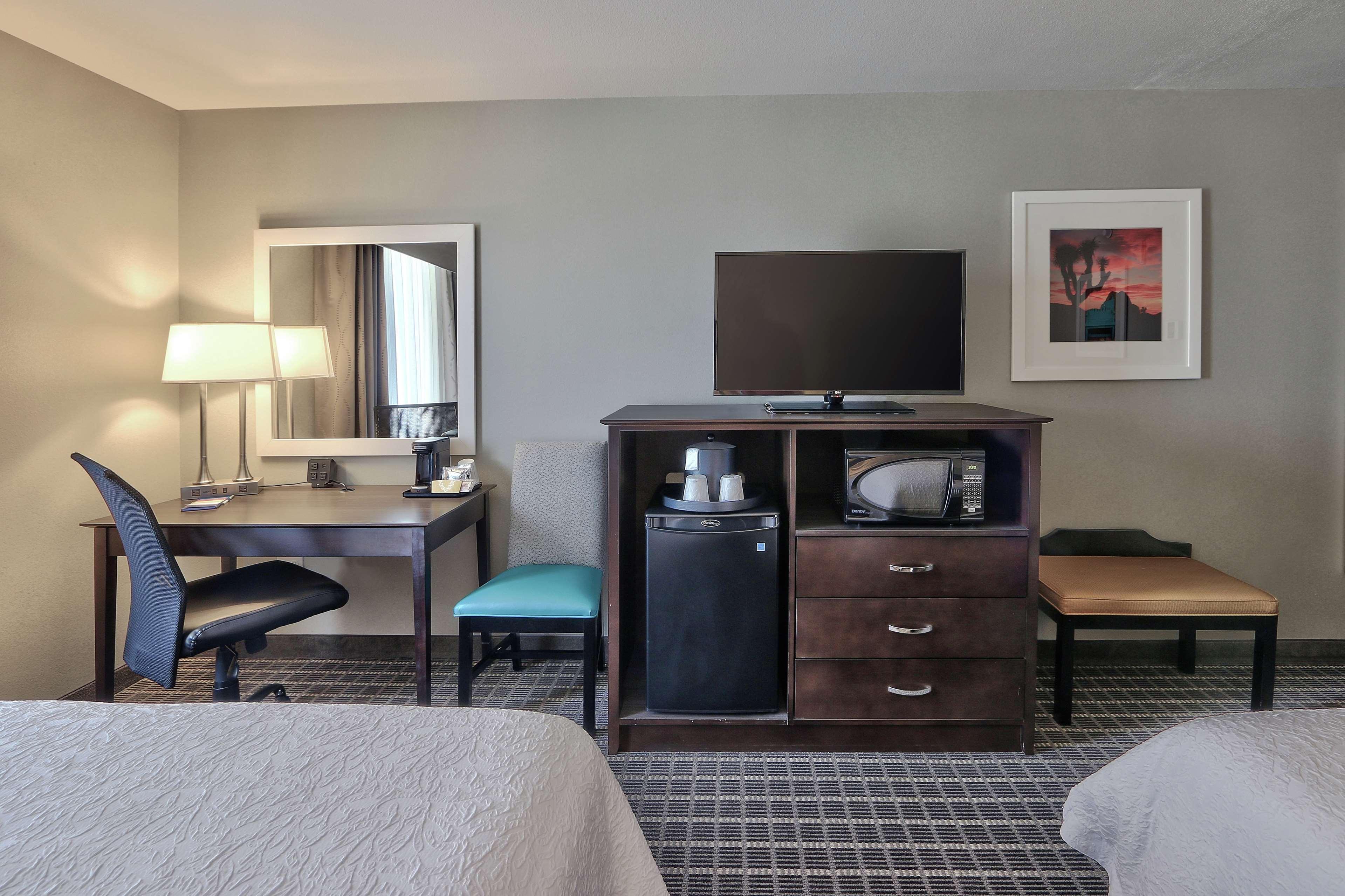 Hampton Inn & Suites Albuquerque Airport Экстерьер фото